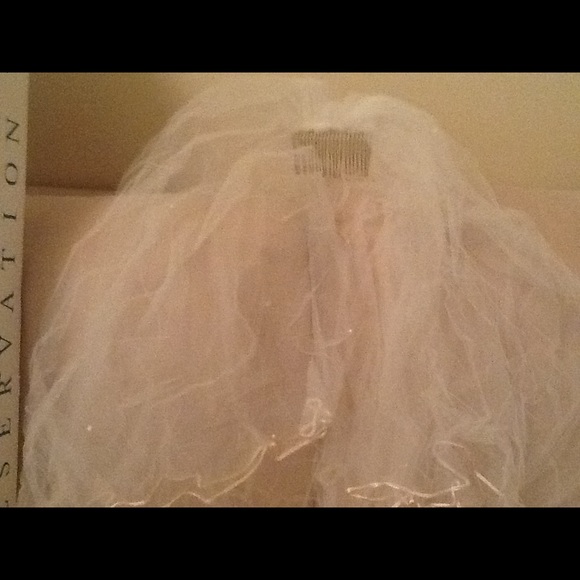 I have only worn them once. They are in great shape. - Picture 4 of 9